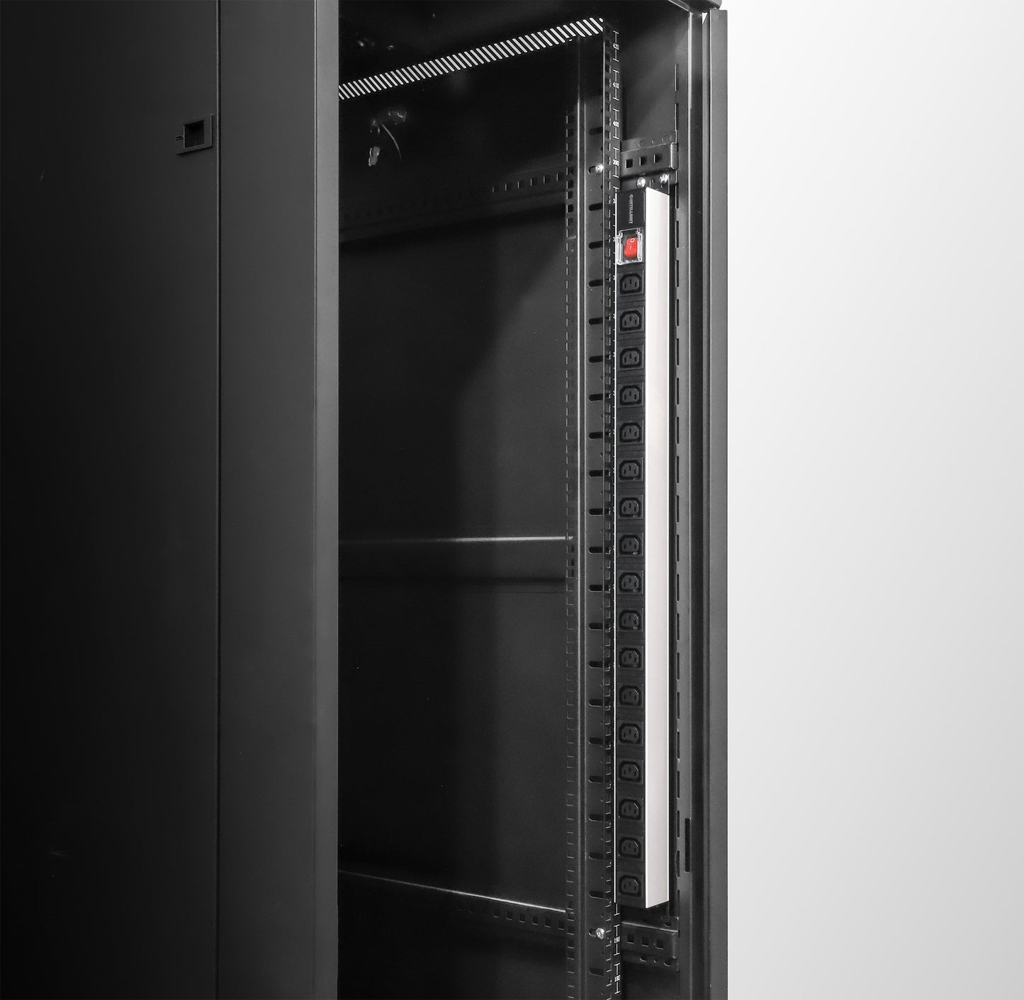 Vertical Rackmount 17-Output C13 Power Distribution Unit (PDU) Image 10