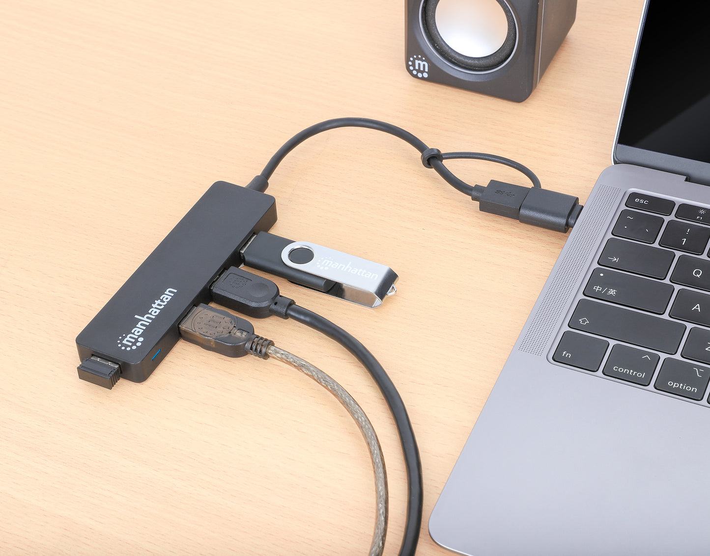 4-Port USB 3.0 Type-C / Type-A Combo Hub Image 7