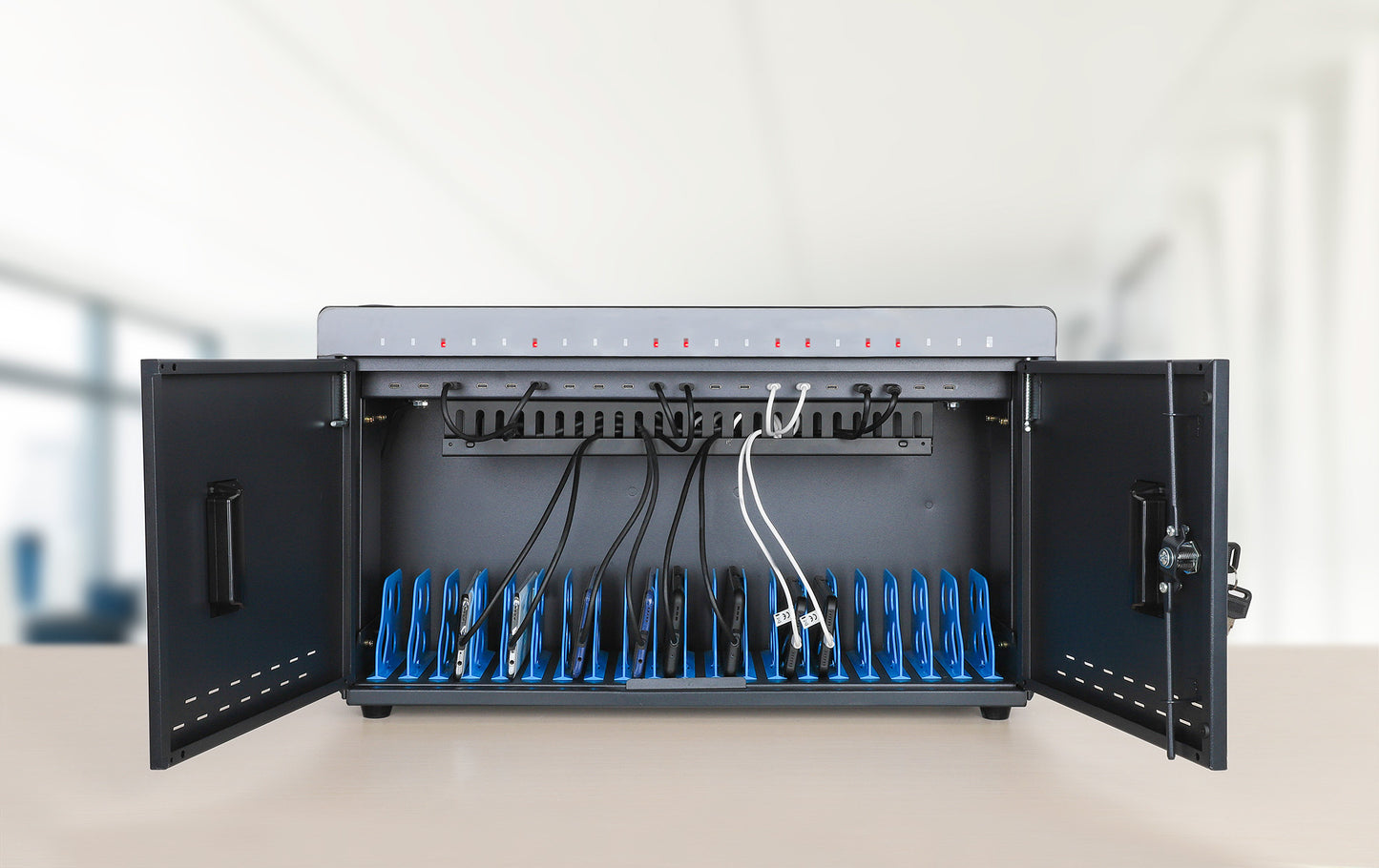 20-Port USB Power Delivery Charging Cabinet Image 10
