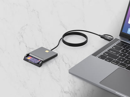 Smart Card Reader with USB-C / USB-A Combo Connector Image 3