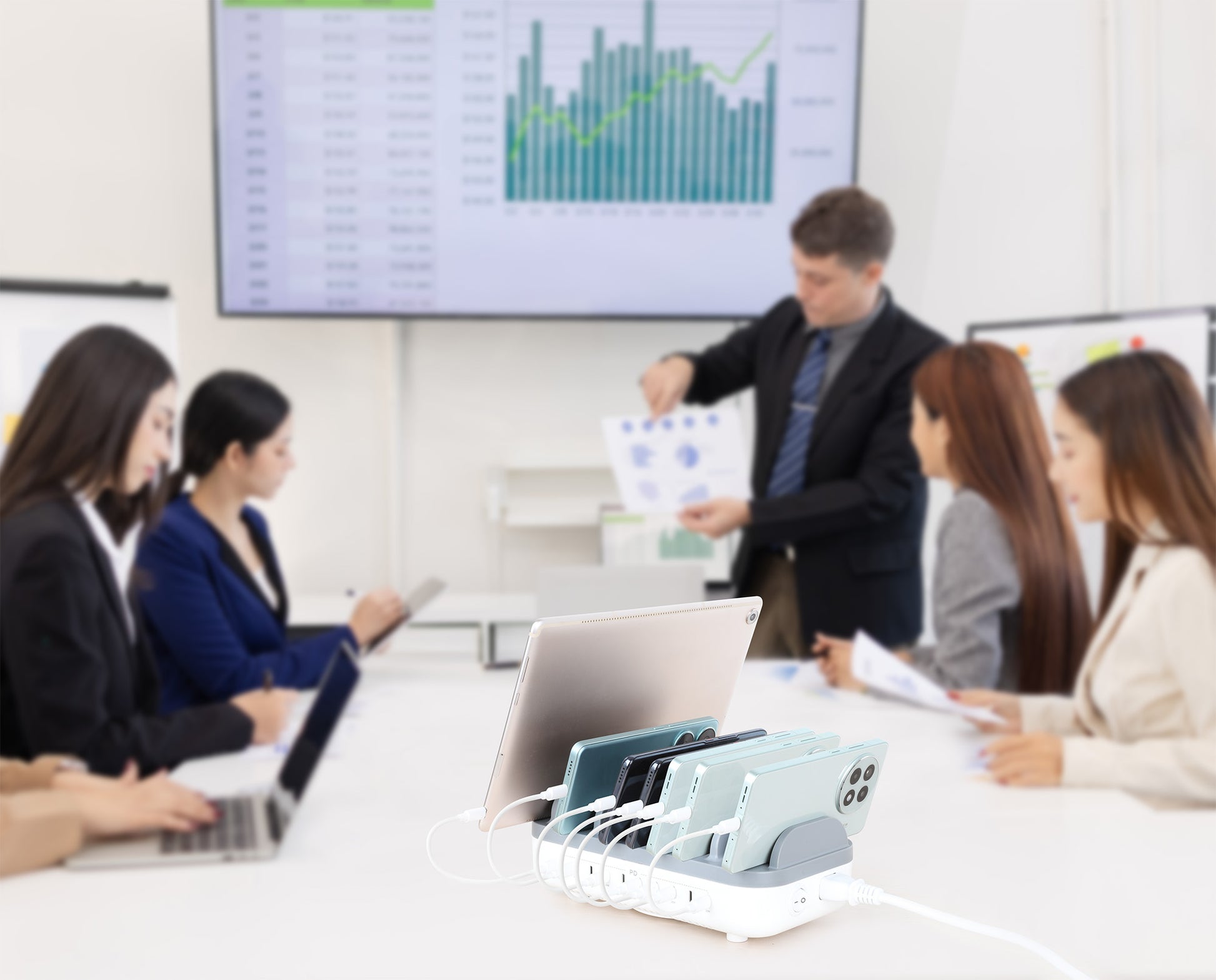 10-Port USB-C Power Delivery Charging Station - 20W per Port Image 4