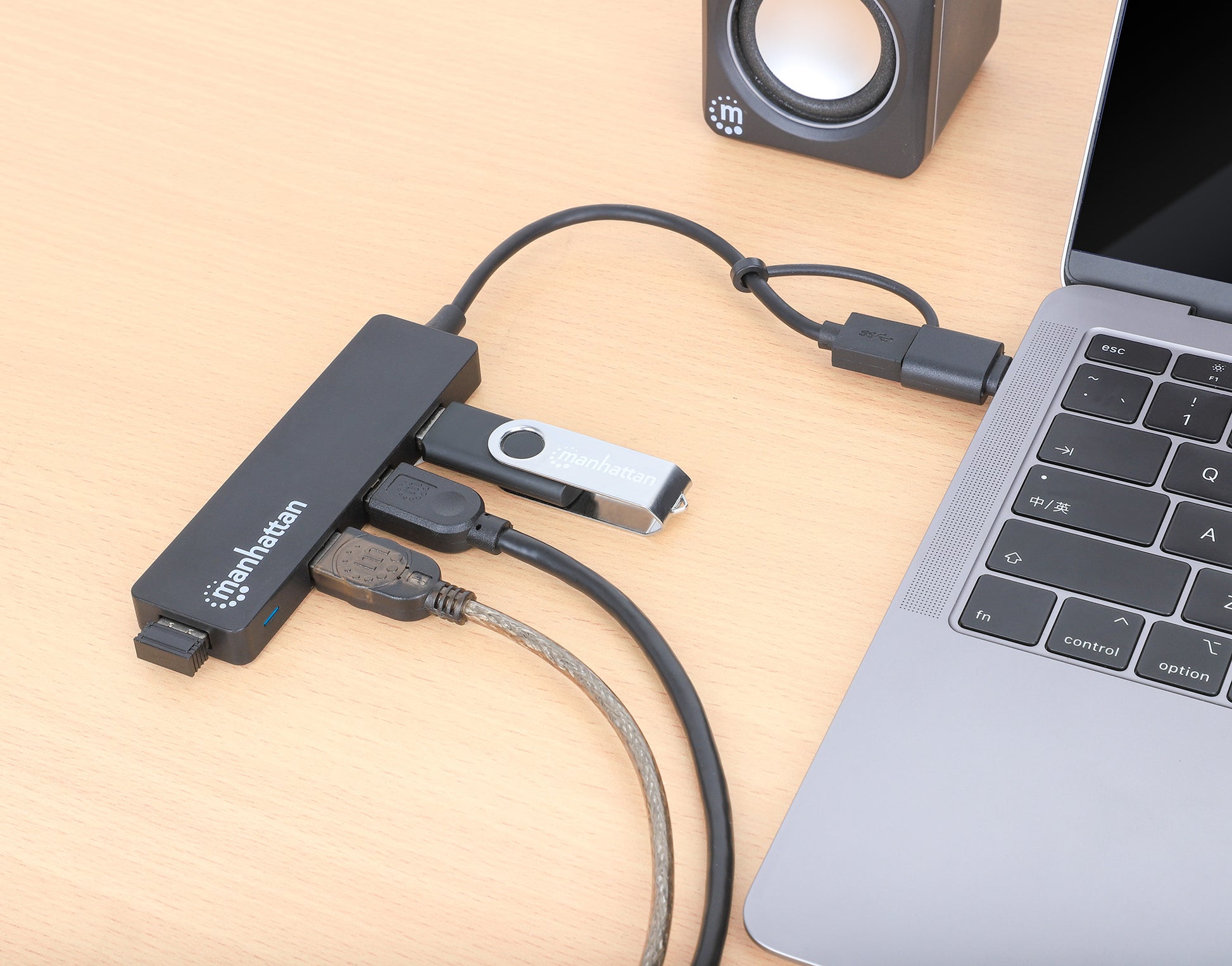 4-Port USB 3.0 Type-C / Type-A Combo Hub Image 7
