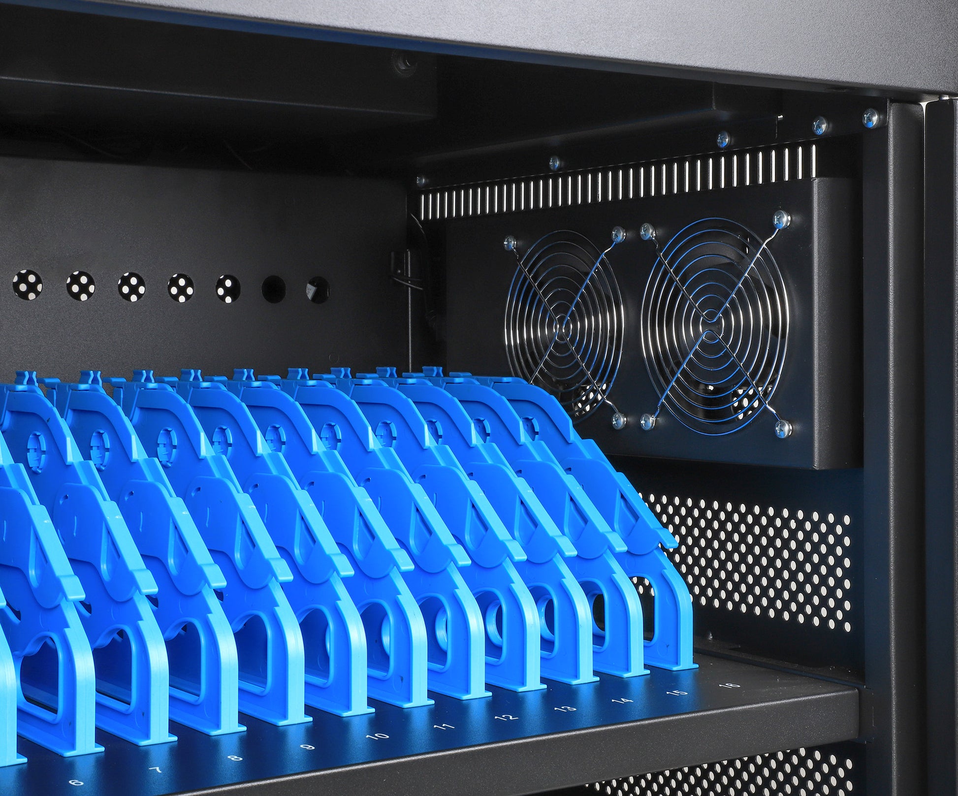 US 32-Port AC Charging Cart Image 10