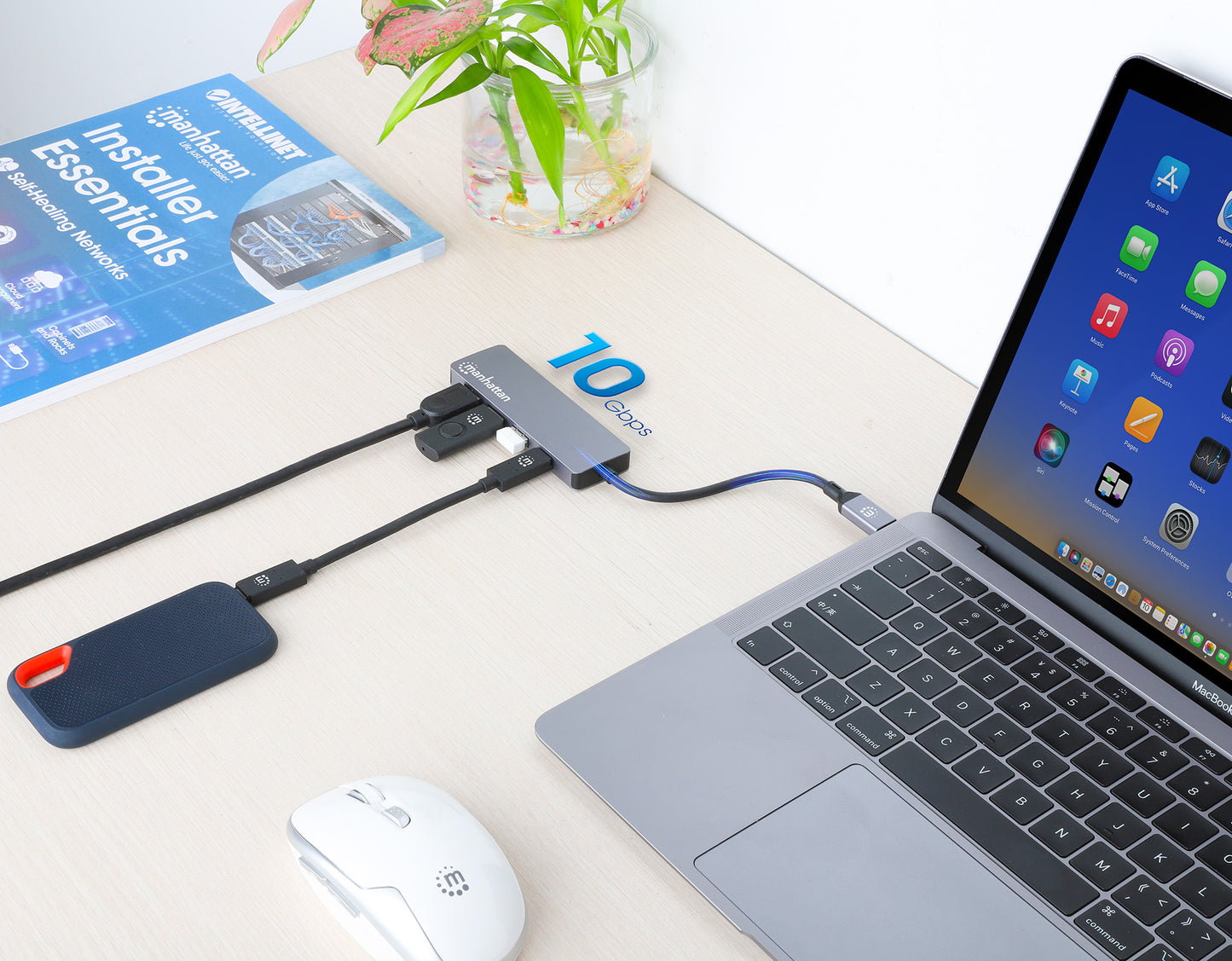 4-Port 10G USB-A / USB-C Combo Hub 3+1 Image 3