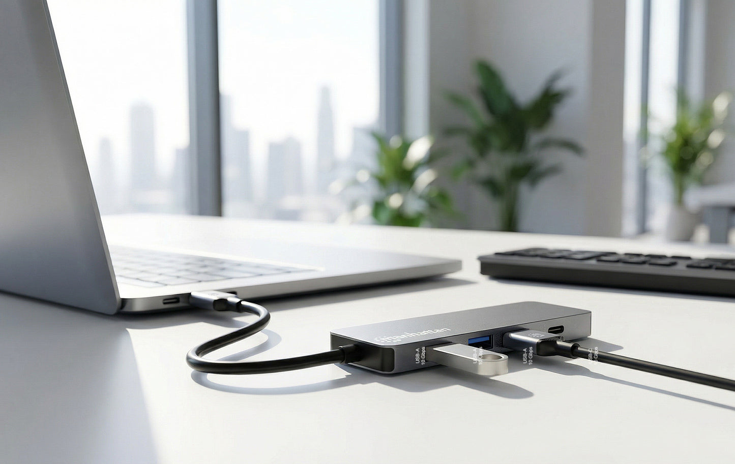 4-Port 10G USB-A / USB-C Combo Hub 3+1 Image 6