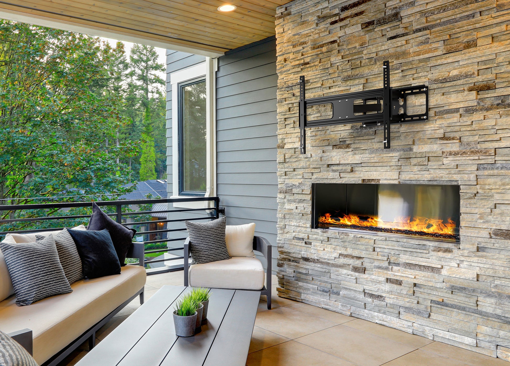 Outdoor Full-Motion TV Wall Mount, for 37" to 86" Displays Image 4