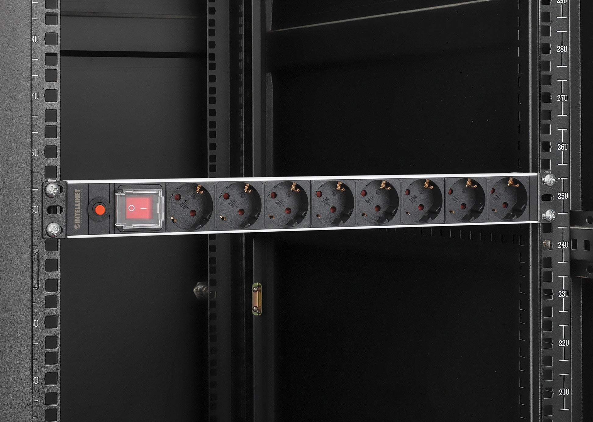 19" 1U Rackmount 8-Output Power Distribution Unit (PDU) Image 8