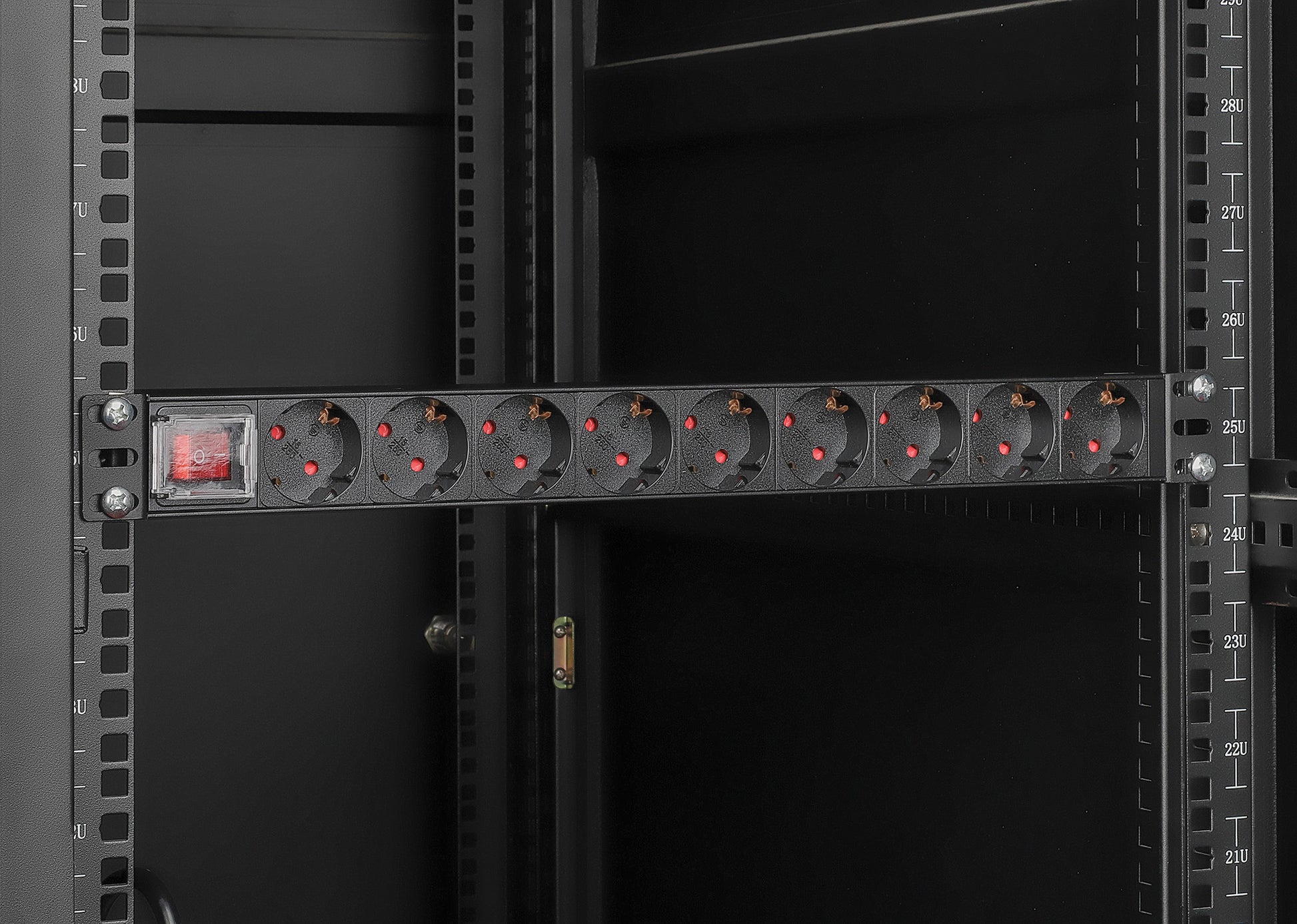 19" 1U Rackmount 9-Output Power Distribution Unit (PDU) Image 8